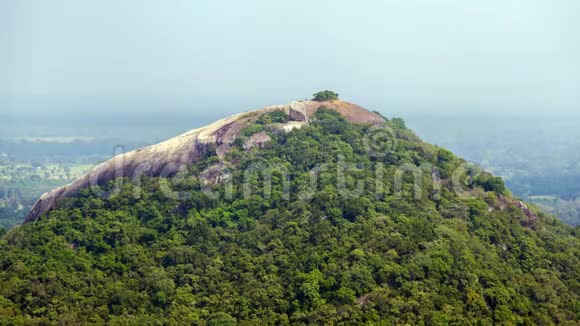 皮杜兰加拉岩景观斯里兰卡时间推移视频的预览图