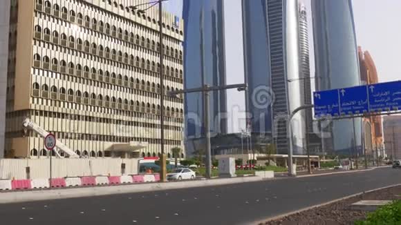 夏季白天灯光阿布扎比摩天大楼4k阿联酋海湾视频的预览图