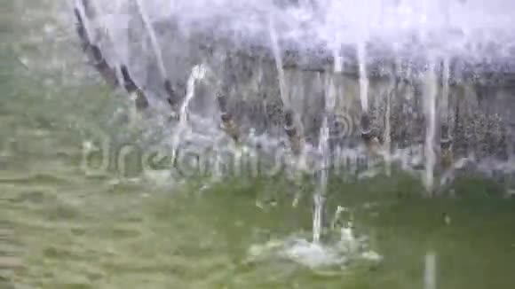 关闭基辅喷泉清泉日流水视频的预览图