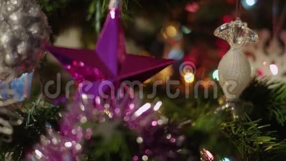 圣诞装饰品星星和糖果视频的预览图