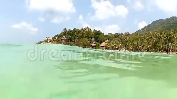 热带岛景从水视频的预览图