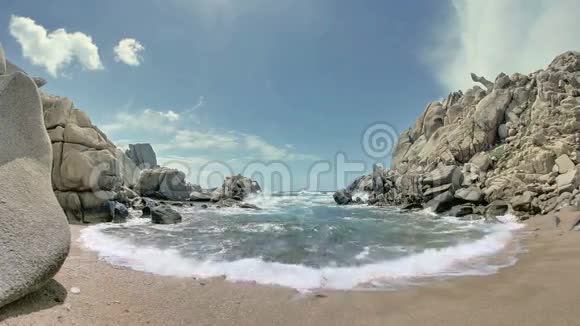 意大利萨迪尼亚海滩视频的预览图