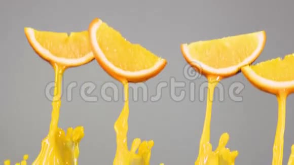 橘片用橙汁飞视频的预览图