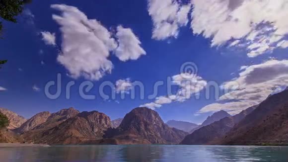 山湖云雾迷离伊斯坎德库尔时间L视频的预览图