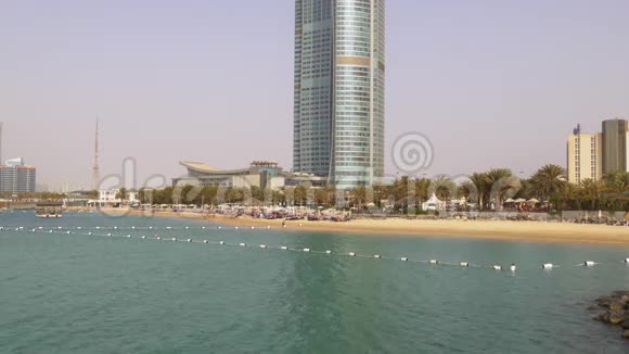 阿布扎比城市酒店海滩湾生活4k阿联酋视频的预览图