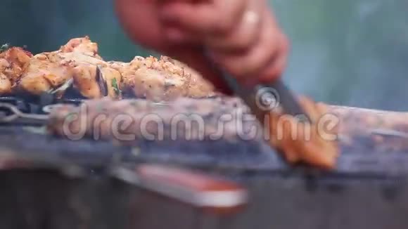 烹饪炒犹太烧烤肉视频的预览图