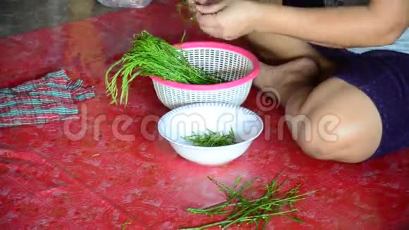 泰国人准备塞内加尔的潘纳塔蔬菜烹饪视频的预览图