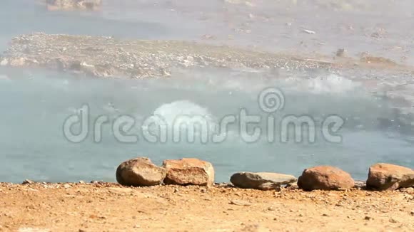 博戈里亚湖温泉视频的预览图