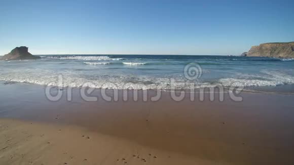 葡萄牙阿尔加维美丽的野生海滩视频的预览图