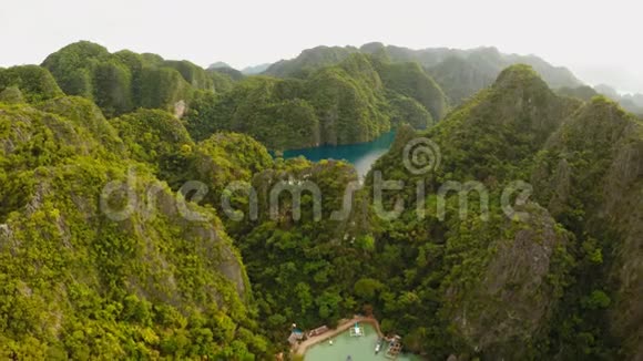 非常美丽的泻湖有船菲律宾的天堂岛克伦湖菲什耶景色视频的预览图