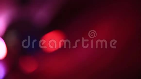 在迪斯科的灯光秀一堆彩色灯笼视频的预览图