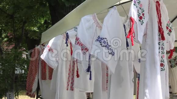 传统罗马尼亚式衬衫视频的预览图