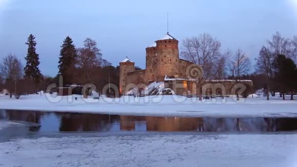 三月黄昏在古老的要塞奥拉文林纳芬兰萨文林纳视频的预览图