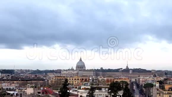 在罗马上空通过德尔科索意大利4K视频的预览图