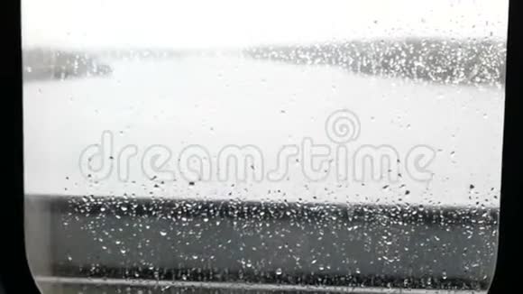雨窗动火车视频的预览图