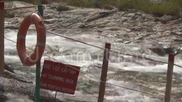 阳湾waterfallVietnamwaterfall急流标签禁止游泳视频的预览图