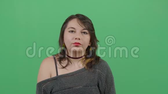 女人伸出舌头视频的预览图