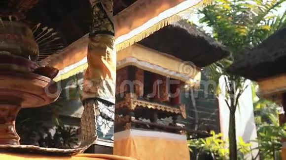 巴厘岛小寺庙视频的预览图