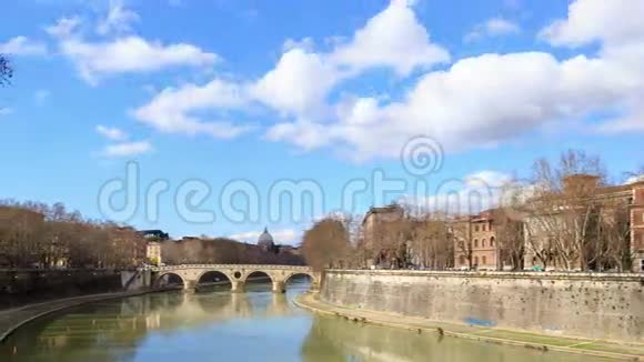 泰伯河桥梁系统意大利罗马蒂姆视频的预览图