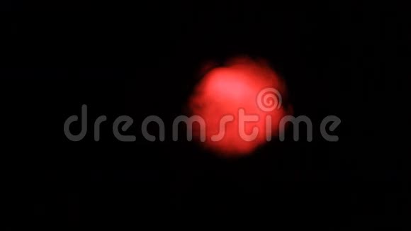 绿色和红色的烟花球从另一个开始博克视频的预览图