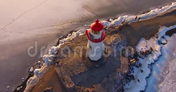 灯塔上托卡雷夫猫的背景海景视频的预览图