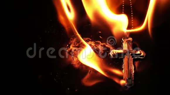 基督教宗教符号十字架燃烧地狱视频的预览图