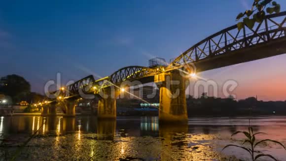 葵河大桥的时间流逝到白天是一个重要的里程碑视频的预览图