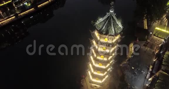 中国凤凰古镇夜航拍摄视频的预览图