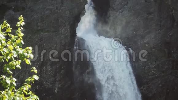 挪威Manafossen瀑布视频视频的预览图