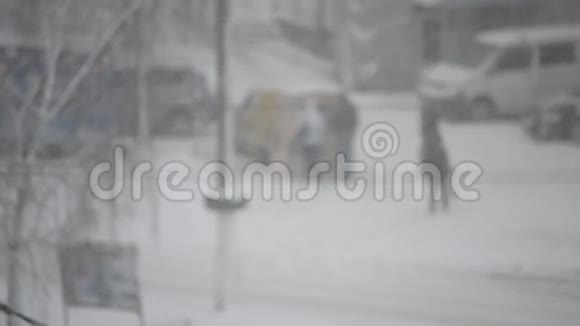 大雪落在城市里视频的预览图