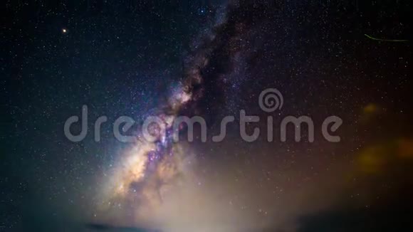 银河在天空中的时间流逝视频的预览图