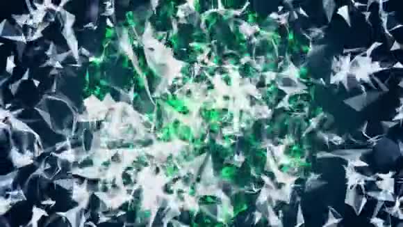 深蓝色背景上白色和绿色的抽象混沌移动多边形动画小绿球视频的预览图