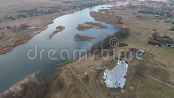 村庄房屋在春天维什涅沃白俄罗斯无人驾驶飞机射击视频的预览图