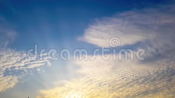 美丽的风景云和日出视频的预览图