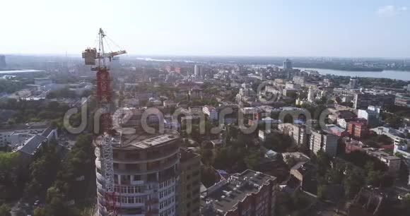 建筑多层建筑塔吊未完成多层建筑建筑高层全景视频的预览图