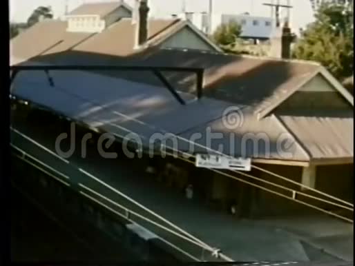 火车到达车站视频的预览图
