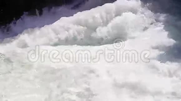 水在山间流动塔吉克斯坦伊斯坎德视频的预览图