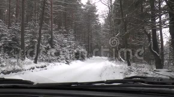 冬季驾驶冬季道路视频的预览图