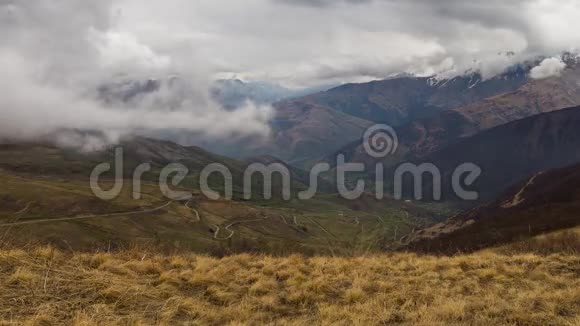 间隔射击北奥塞梯形成雨云穿越阿洪斯克姆视频的预览图