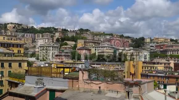 热那亚老城的鸟瞰图热那亚斯凯林意大利视频的预览图