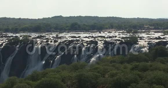 纳米比亚北部著名的Ruacana瀑布非洲荒野视频的预览图