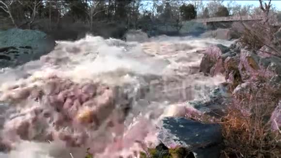大瀑布的高水位视频的预览图