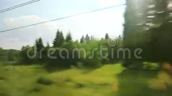 小村庄高速列车POV视频的预览图