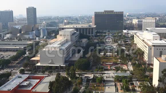 洛杉矶市政厅附近地区的鸟瞰图视频的预览图