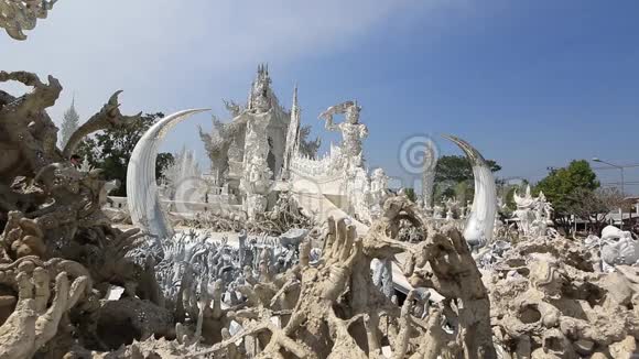 美丽的白庙在泰国清莱视频的预览图