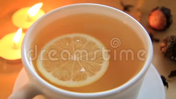 一杯热红茶视频的预览图