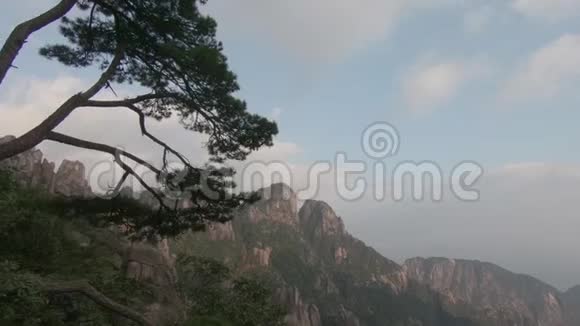 中国江西省上饶市三青山国家公园视频的预览图