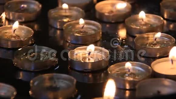 巴勒斯坦民族权力机构伯利恒圣诞教堂的蜡烛视频的预览图