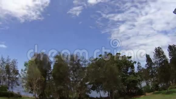 树云时间推移视频的预览图