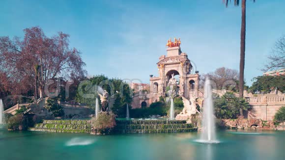 巴塞罗那太阳喷泉全景公园delaciutadella4k时间流逝西班牙视频的预览图